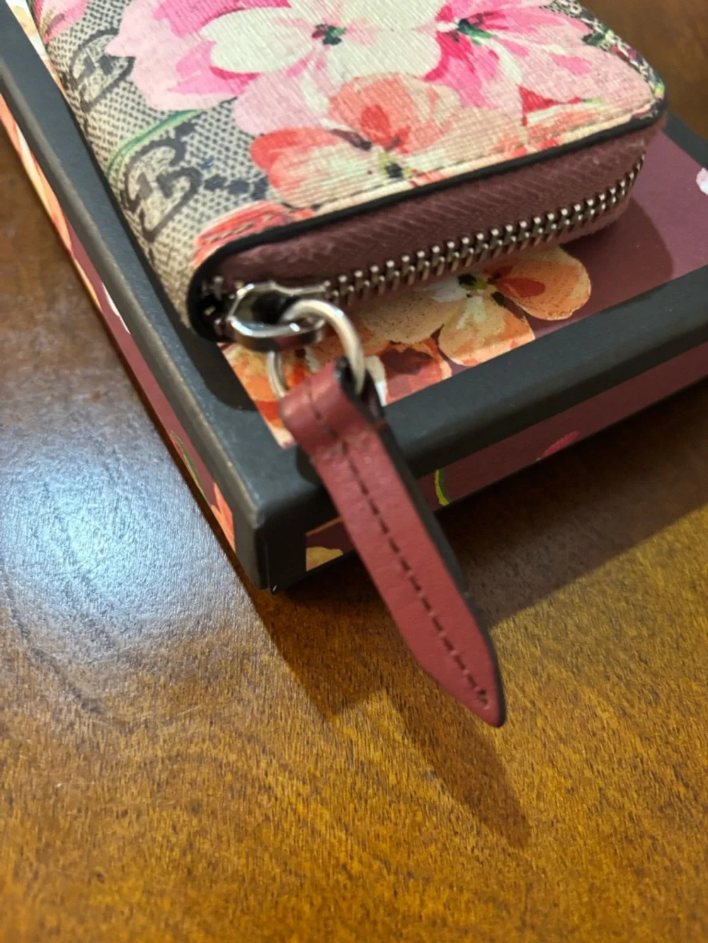 Gucci Blooms Floral Beige and Pink small zip around wallet in EUC full inclusion - Picture 2 of 8